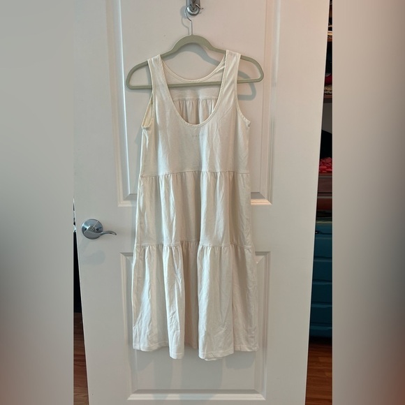 Everlane The Weekend Tiered Dress - Picture 7 of 11